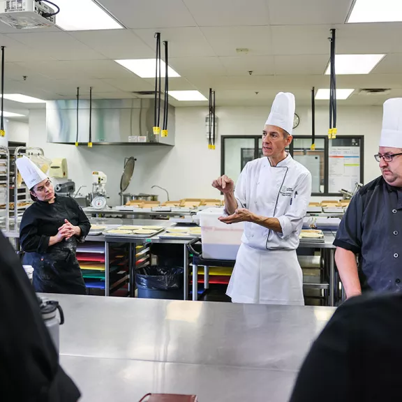 cooking apprentice students with instructor