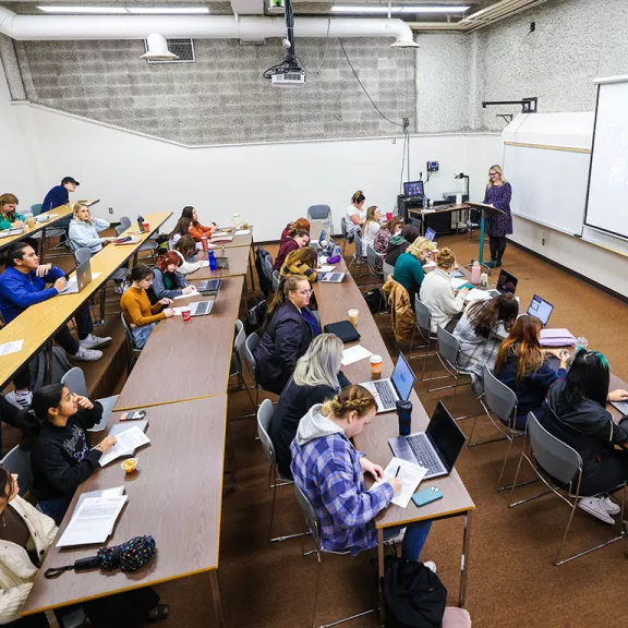 legal assistant instructor teaching class