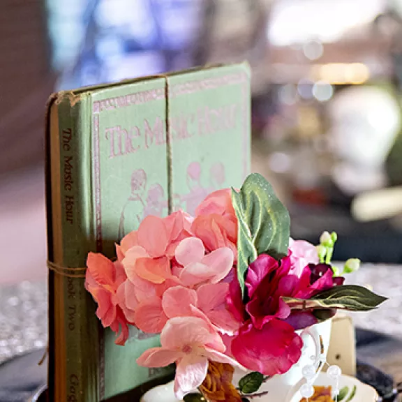 table decor arts centre